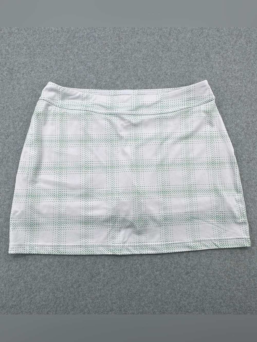 Under Armor Athletic Golf Skort White & Green Geometric Plaid